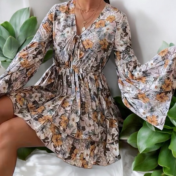 NEW Blush Allover Floral Knot Layered Pleated A-line Dress - Picture 7 of 16